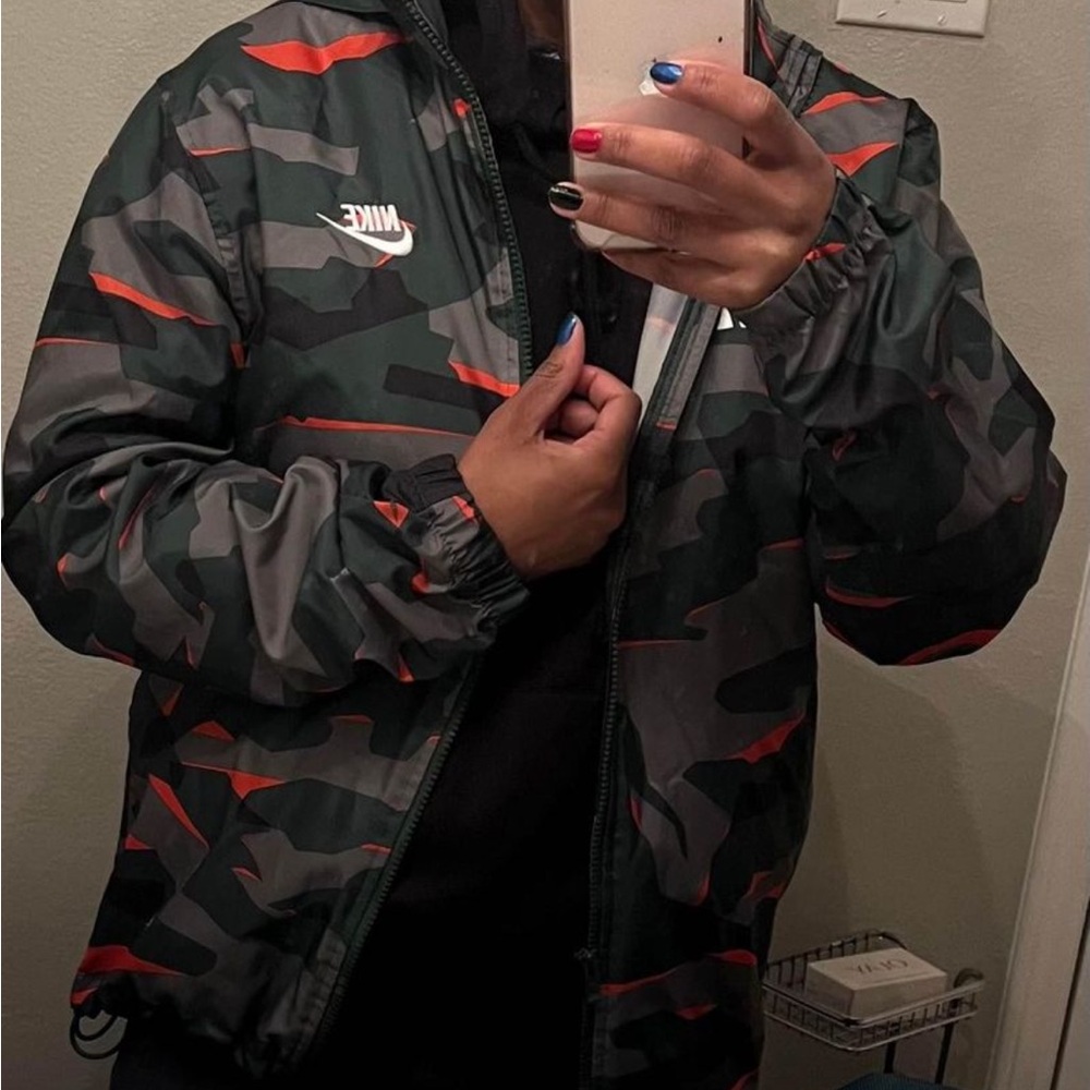 Nike windbreaker size small
